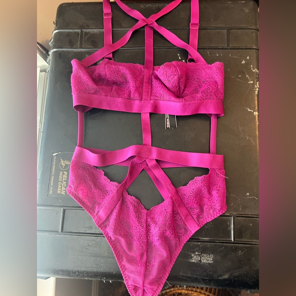 Victoria's Secret Fuchsia Lace Teddy / Bodysuit Size EXTRA SMALL